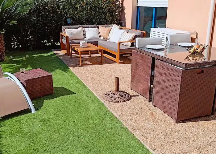 Fleur De Sel 55m2, Terrasse, Jardin, Pieds Dans L'eau, 4 Pers * Saint-Raphael (Var)